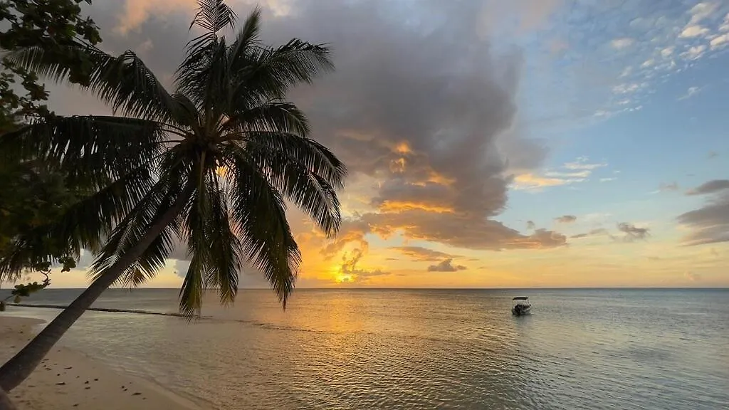 Moorea Island Beach Hotel 3*,
